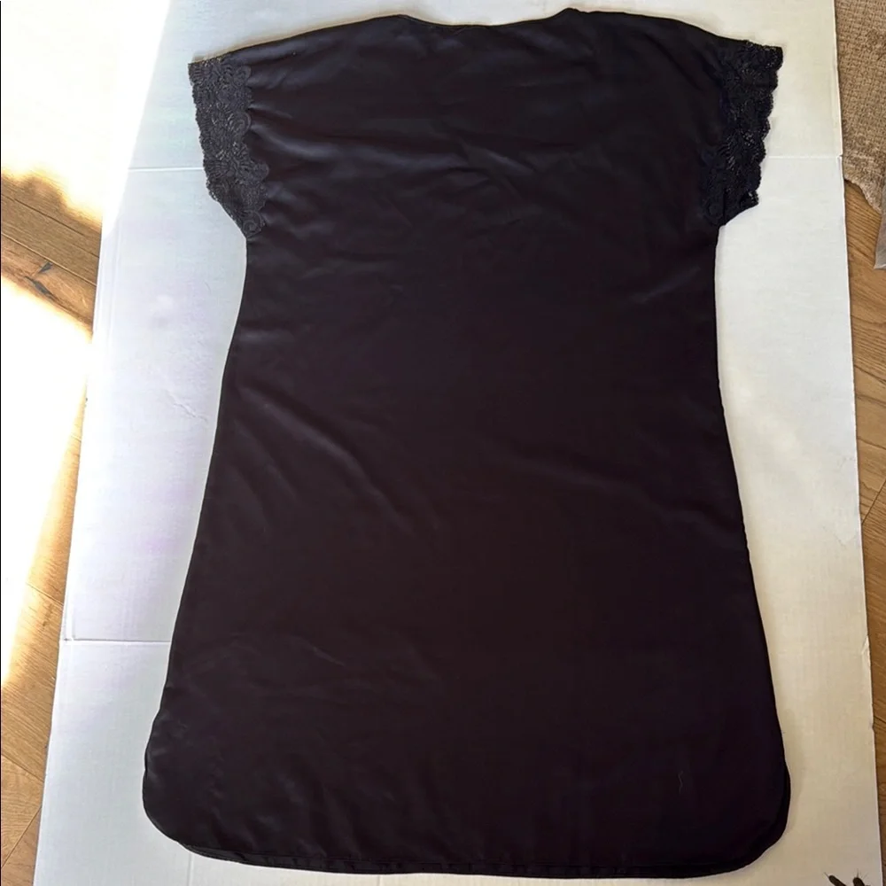 Cruz Black Lace Sleeve Nightgown LG